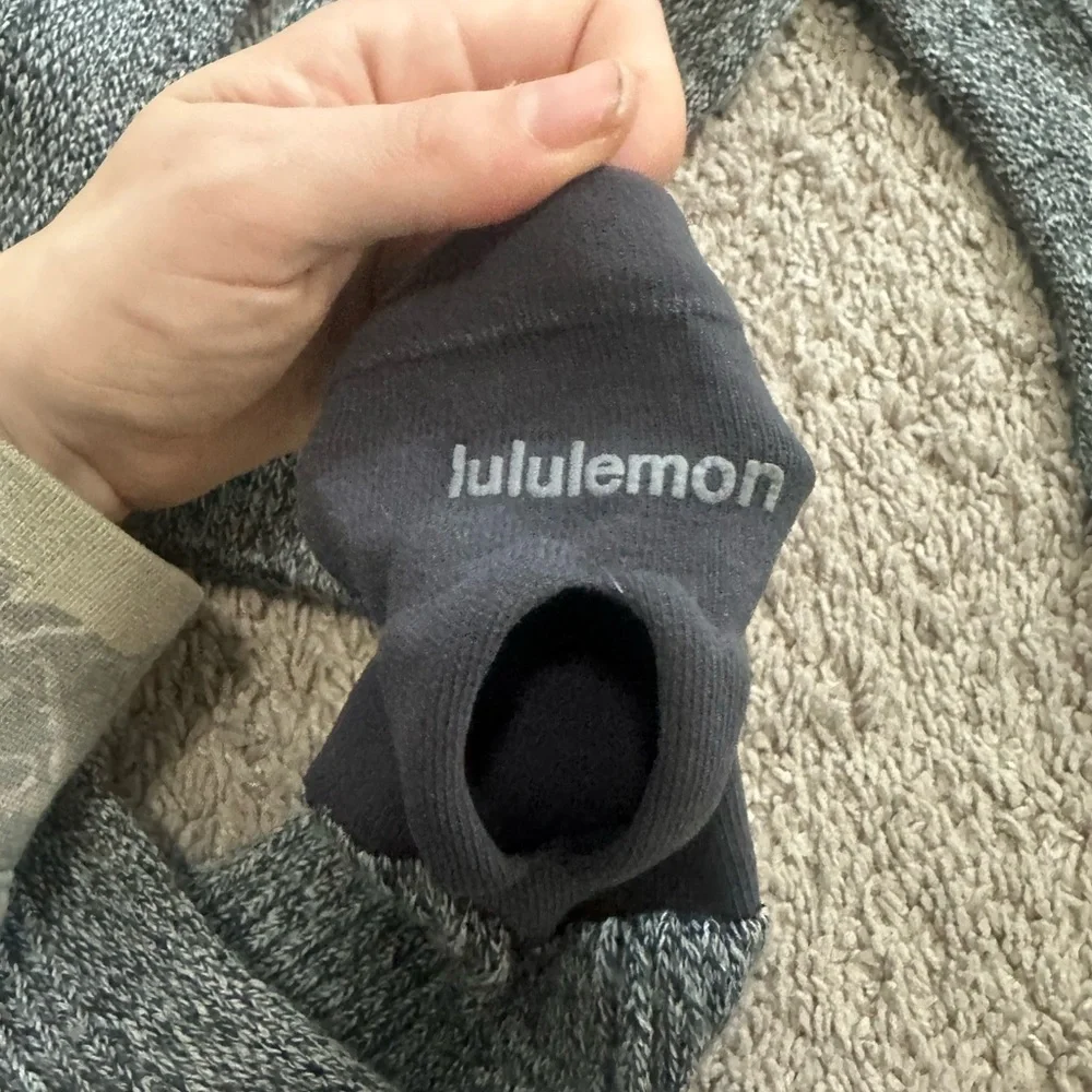 Lululemon Athletica Charcoal and Black Knit Women’s Leg Warmers - Picture 2 of 4